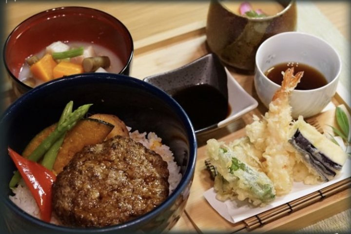 峠下牛ハンバーグ丼