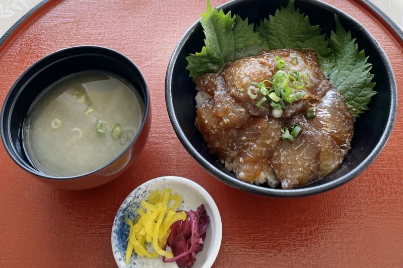 真鯛の漬け丼